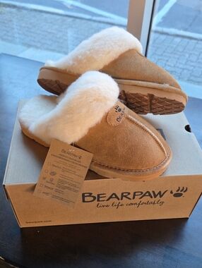 BearPaw Size 8 Women's Tan Suede Slippers with Cream Faix Fur Trim